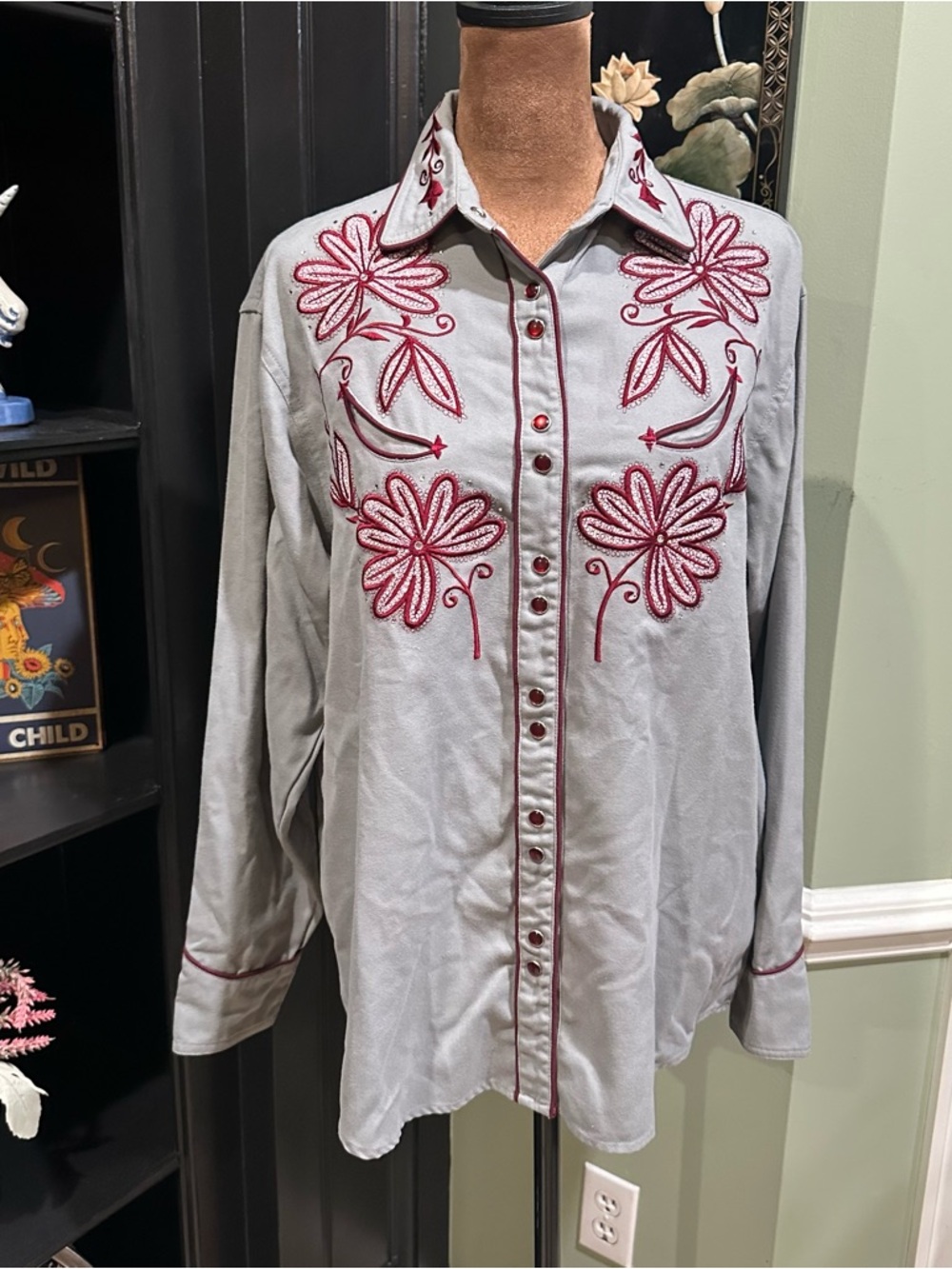 Gordon & James Gray & Burgundy Western Embroidered Button‑Down – Size Medium
